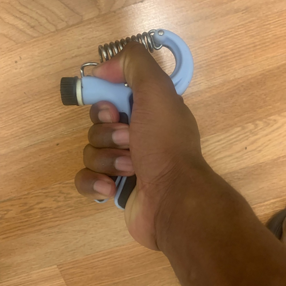 Hand grip strengthener